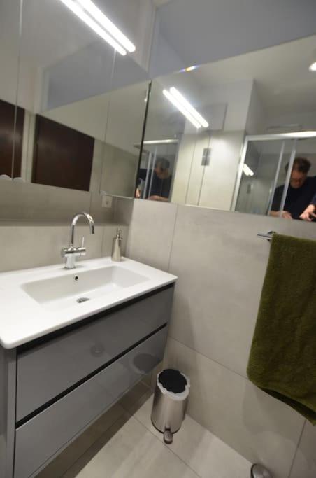 זיגבורג Studio 7 City Lage Mit Garage Naehe Koeln Bonn מראה חיצוני תמונה
